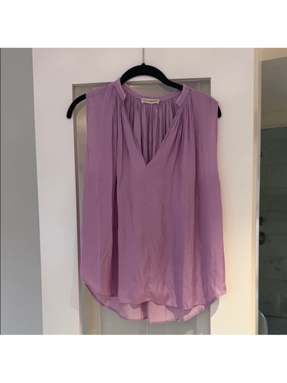 Ulla Johnson Lavender Lilac Sleeveless V-Neck Blouse Size 6 Classic Chic Spring